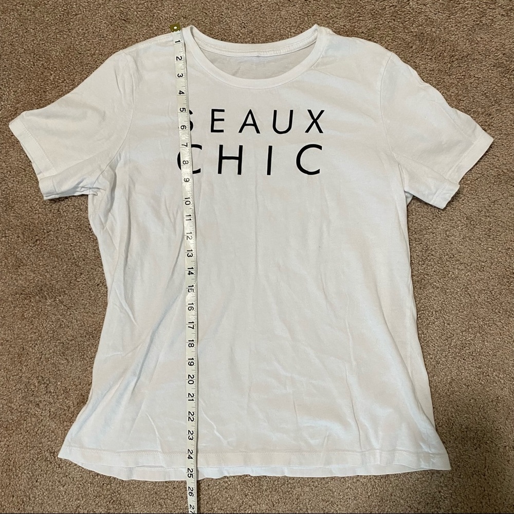 New Orleans 'Seaux Chic’ Graphic Tee - Picture 3 of 4